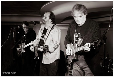 The great Steve Earle sits in with the Long Ryders on the November 2022 Outlaw Country cruise for a fine version of the Flying Burrito Bros’ classic tune, Sin City.